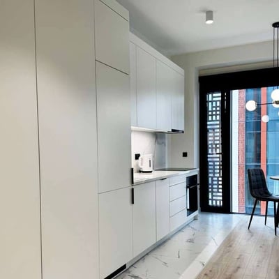 Alquiler de un elegante apartamento de 1 habitación, 32 m², Wola, Varsovia, Polonia